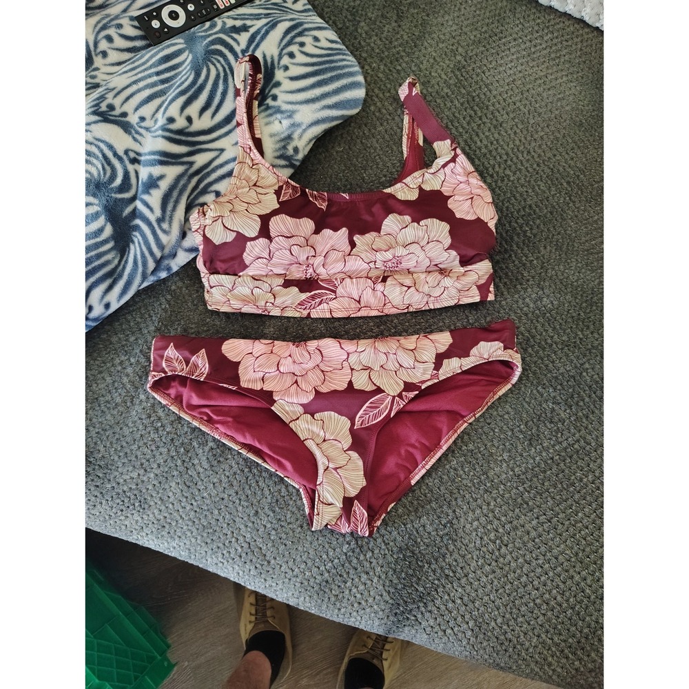 All In Motion Burgundy Floral Bikini Set Scoop Neck Top M Bottoms L Swimsuit‎